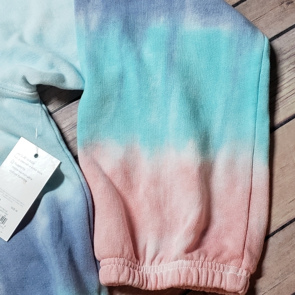 SO Dye Effect Sweatshirt - Picture 6 of 11